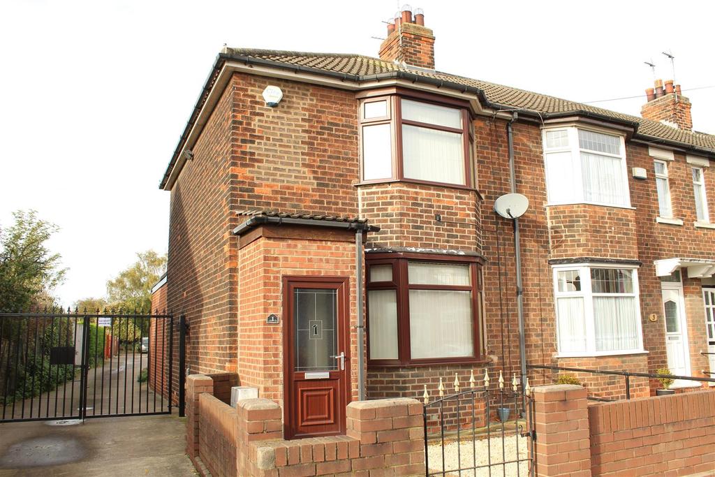 Lamorna Avenue, Hull 2 bed end of terrace house £550 pcm (£127 pw)