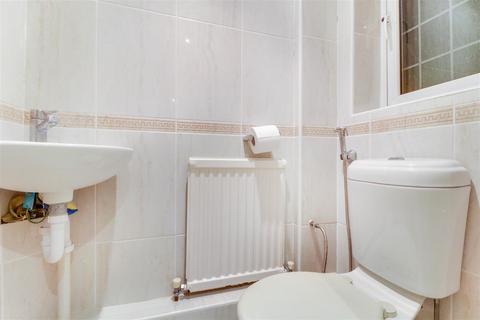 5 Dalwood, Shoeburyness, Southend-on-sea, SS3 8UP