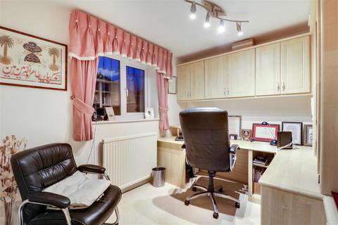 5 Dalwood, Shoeburyness, Southend-on-sea, SS3 8UP