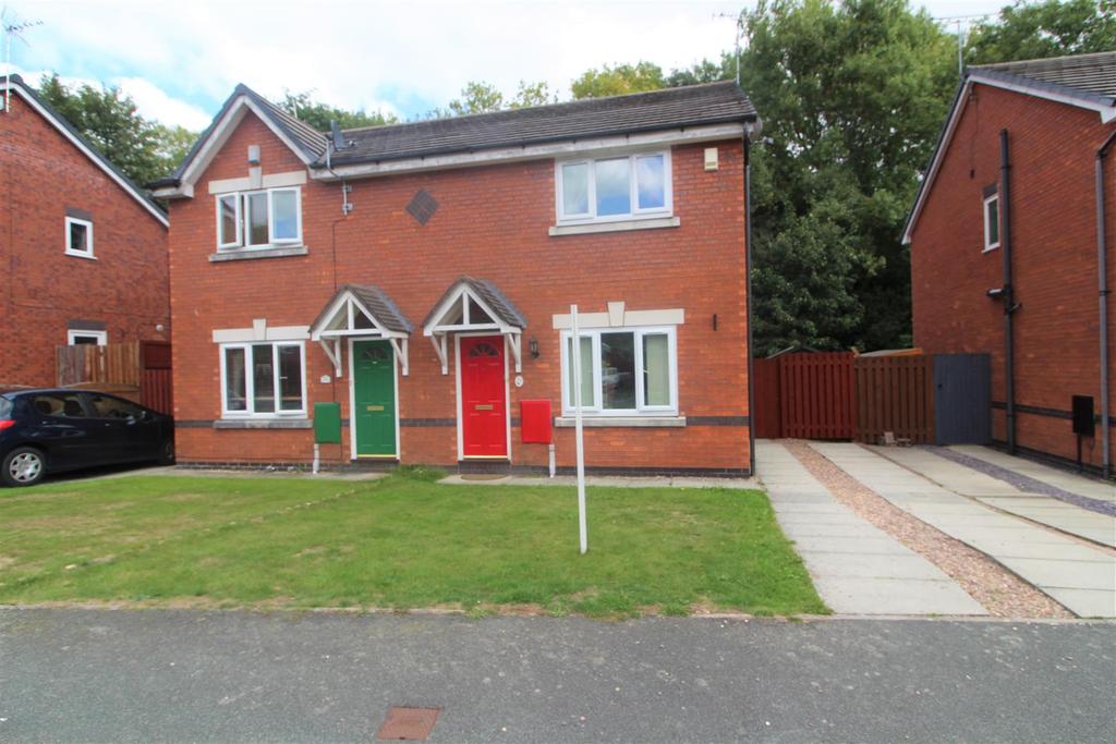 Moss Valley Road, New Broughton, Wrexham 3 bed semidetached house £