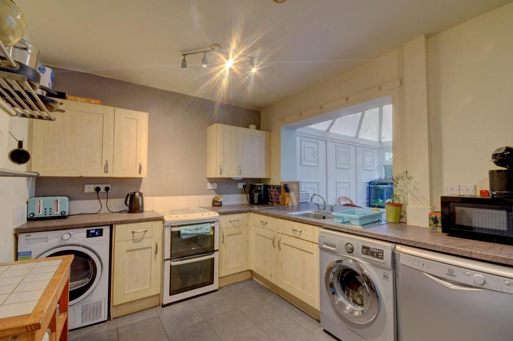 Mansfield Crescent, Brierfield, Nelson 3 bed semidetached house £100,000