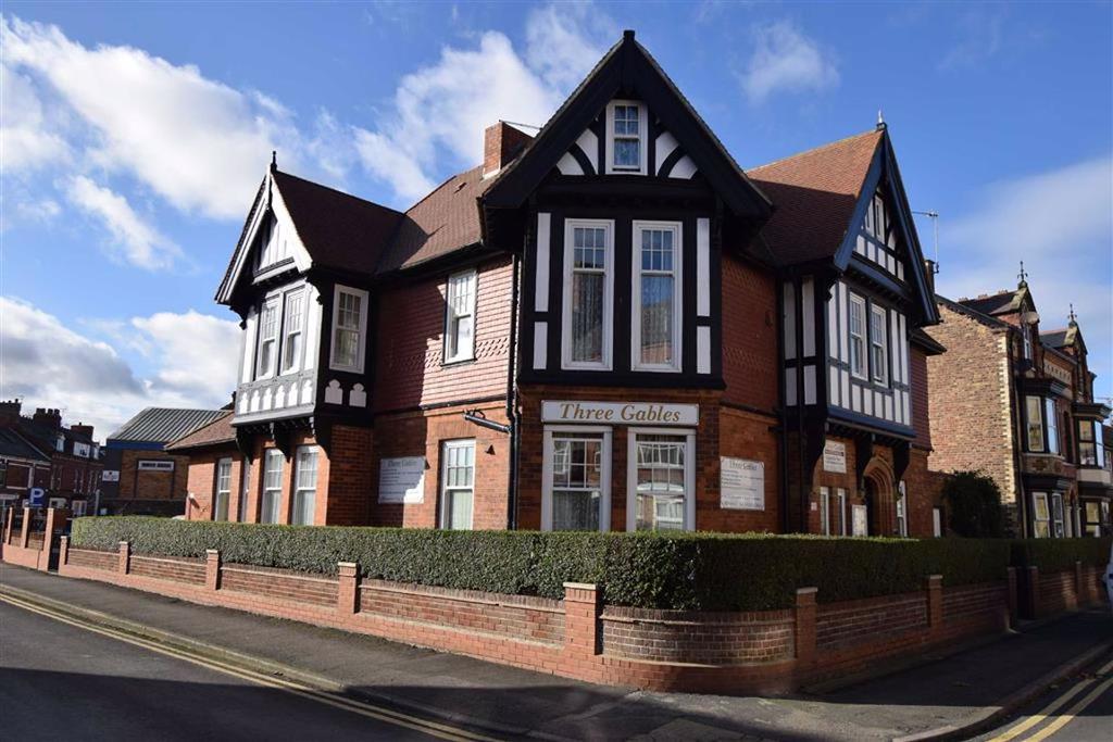 Windsor Crescent, Bridlington, East Yorkshire Guest house for sale £385,000