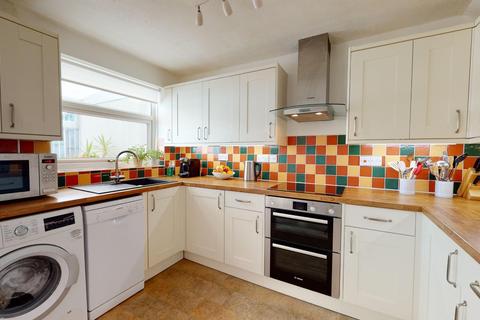 46 Farncombe Way, Whitfield, Dover, CT16 3NT