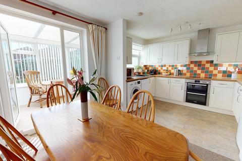 46 Farncombe Way, Whitfield, Dover, CT16 3NT