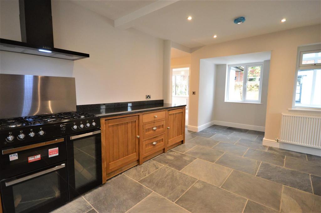 KITCHEN 5.jpg
