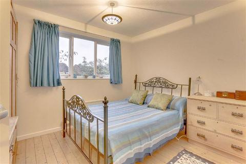 42 Longcross, Pennyland, Milton Keynes, MK15 8AP