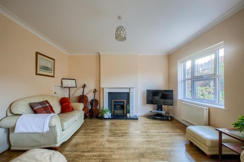 2 Dorsington Close, Hatton Park, Warwick, CV35 7TH