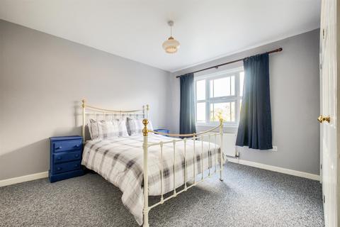 2 Dorsington Close, Hatton Park, Warwick, CV35 7TH