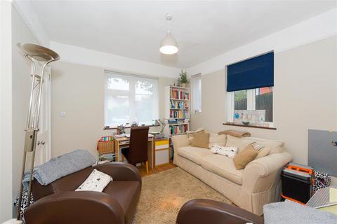6 Millway, Reigate, RH2 0RH