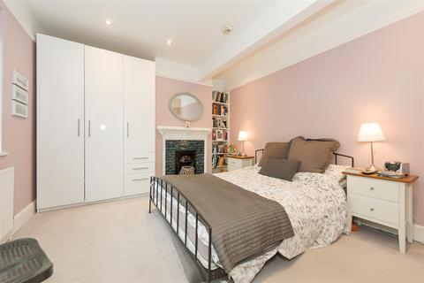 6 Millway, Reigate, RH2 0RH