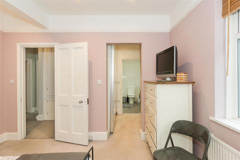 6 Millway, Reigate, RH2 0RH