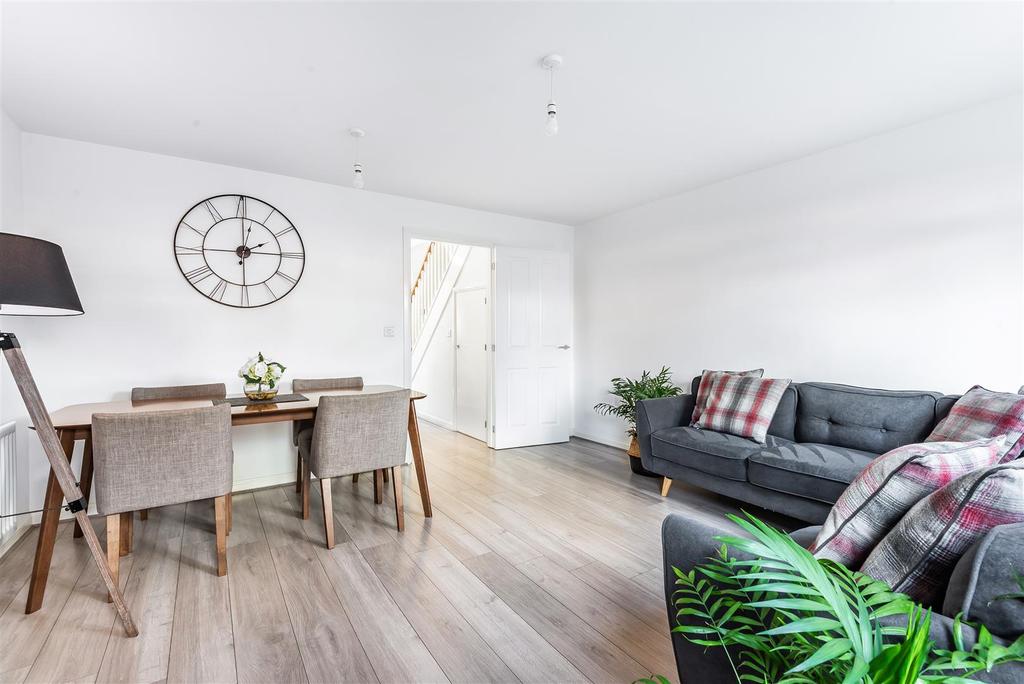 Ethel Bailey Close, Epsom 2 bed terraced house £475,000