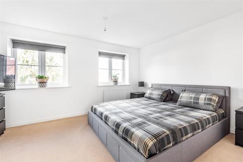 25 Ethel Bailey Close, Epsom, KT19 8NF