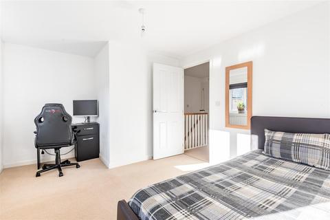 25 Ethel Bailey Close, Epsom, KT19 8NF