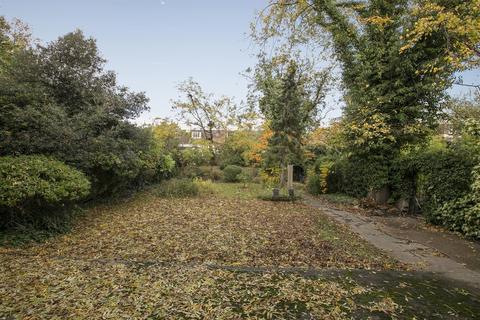 Flat 4, 7 De Crespigny Park, London, SE5 8AB