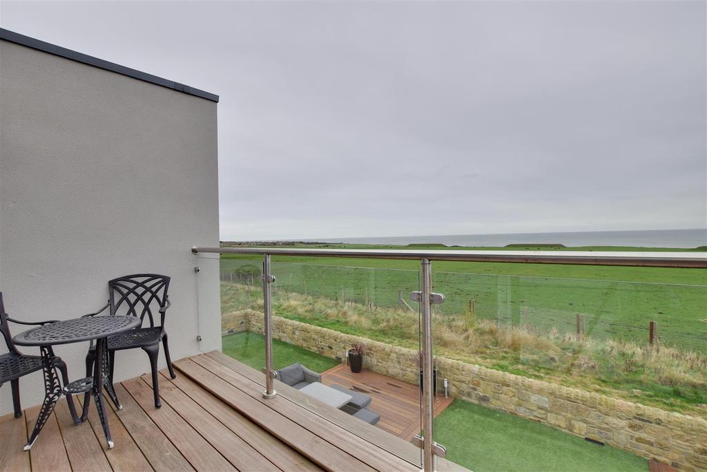 Views across Greenbelt &amp; the Sea