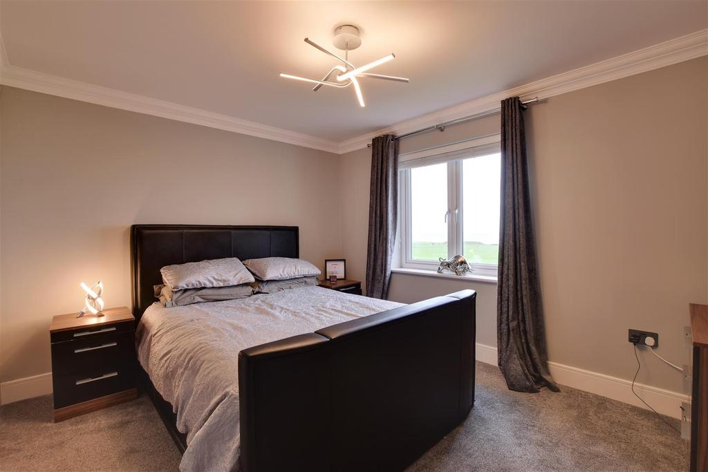 Bedroom 2 (rear)