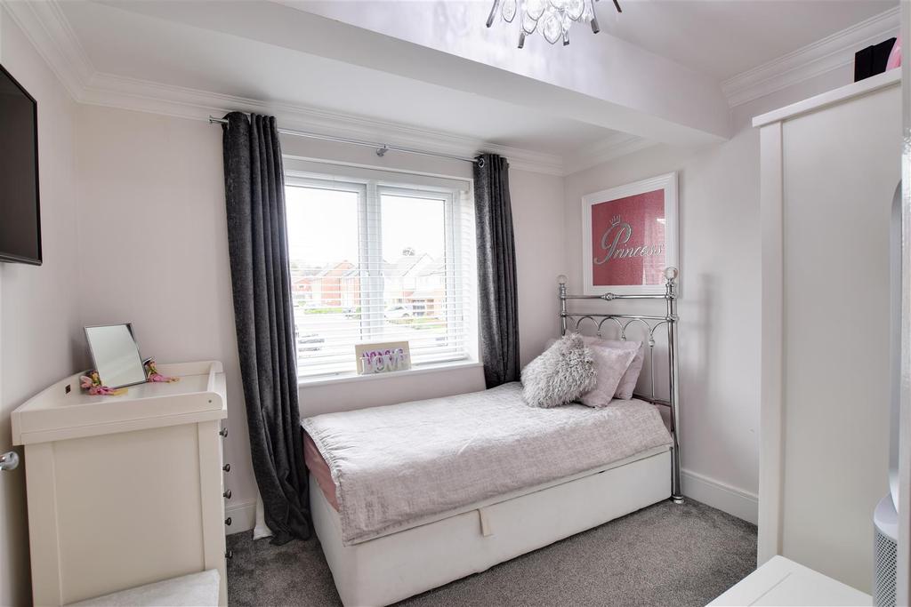 Bedroom 5 (front)