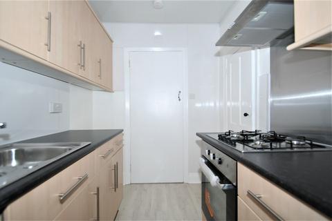 2 bedroom flat for sale, Vivian Avenue, London, NW4