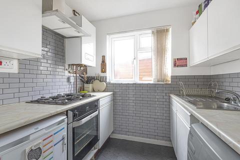 94 Bracken Close, Carterton, OX18 1TQ