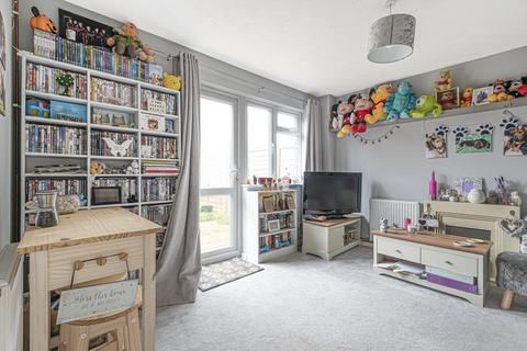 94 Bracken Close, Carterton, OX18 1TQ
