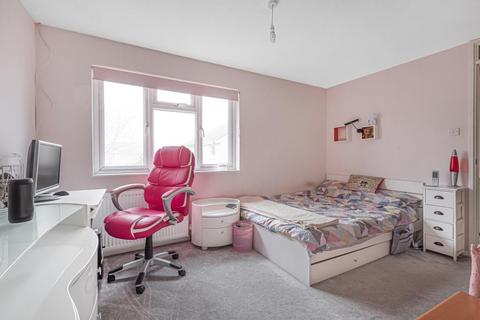 94 Bracken Close, Carterton, OX18 1TQ