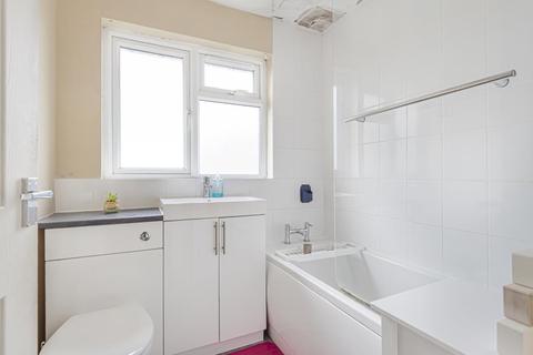 94 Bracken Close, Carterton, OX18 1TQ