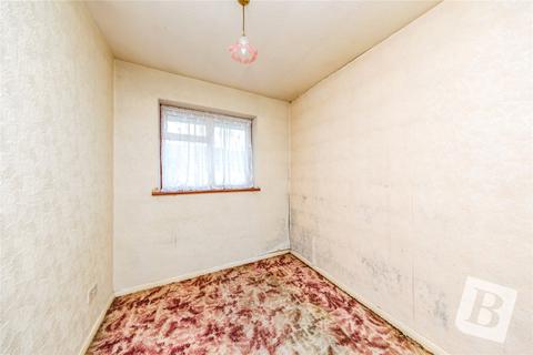 15 Halcyon Way, Hornchurch, RM11 3ND