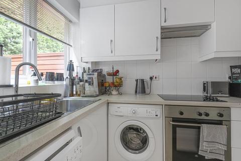 6 Stanmore Close, Ascot, SL5 9EU
