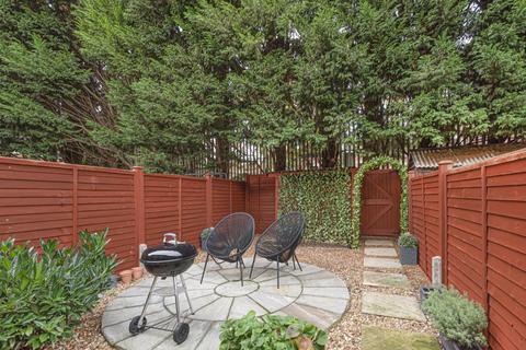 6 Stanmore Close, Ascot, SL5 9EU