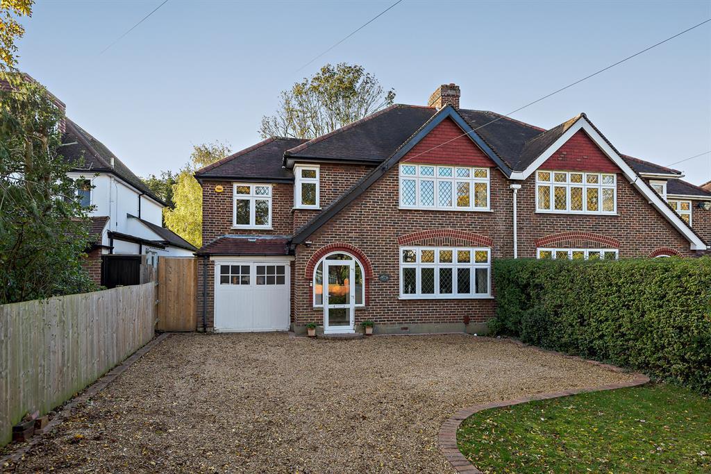 Salisbury Road, Worcester Park 4 bed semidetached house £850,000