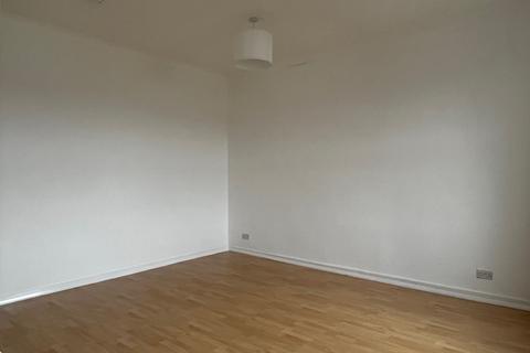 2 bedroom flat to rent, Main Street, Stoneyburn EH47