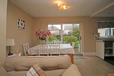 10 Cedar Avenue, Thornton-cleveleys, FY5 2HZ