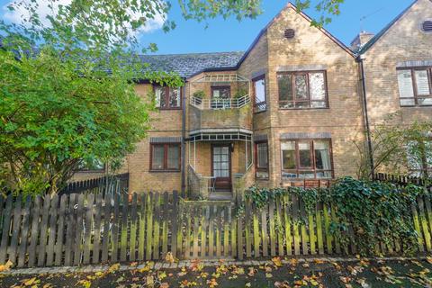 4 Vine Cottages, London, W7 3UG