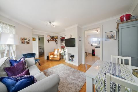 4 Vine Cottages, London, W7 3UG