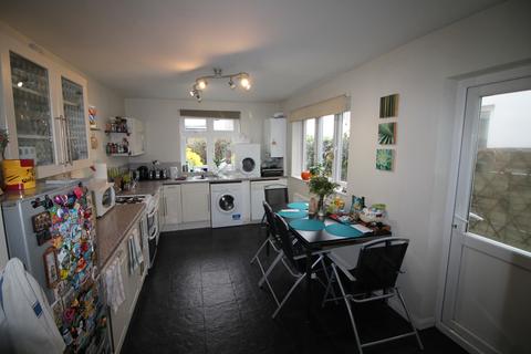 22 Durham Road, London, E16 4NF