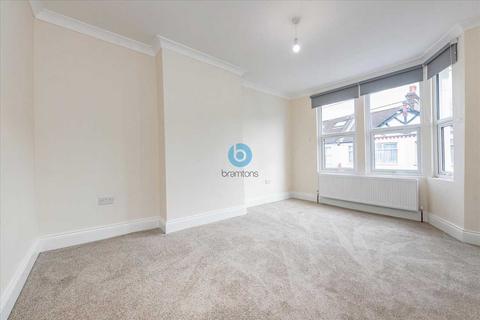 4 bedroom terraced house to rent, Longmead Road, Tooting