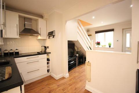 35 Walsham Close, London, SE28 8ND