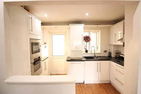 35 Walsham Close, London, SE28 8ND