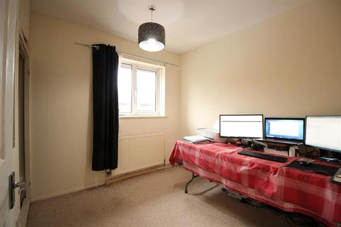 35 Walsham Close, London, SE28 8ND
