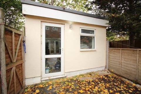 35 Walsham Close, London, SE28 8ND