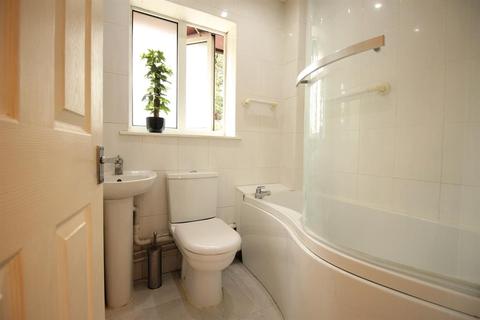 35 Walsham Close, London, SE28 8ND