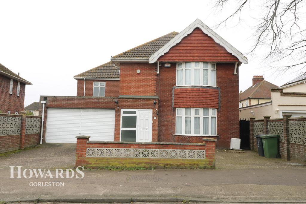 Middleton Road, Gorleston 5 bed detached house £350,000