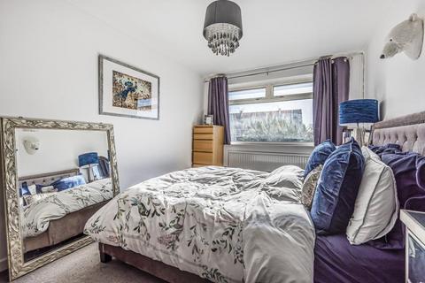 2 bedroom maisonette to rent, Warren Road,  Ashford,  TW15