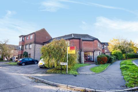 44 Stanford Close, Hampton, TW12 3XZ