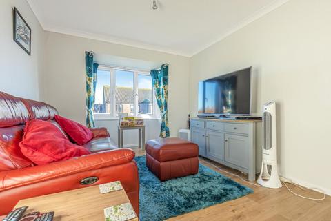 44 Stanford Close, Hampton, TW12 3XZ