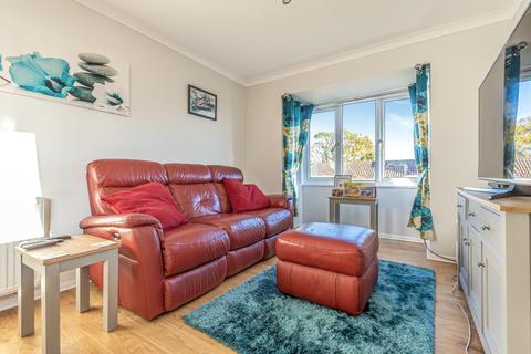 44 Stanford Close, Hampton, TW12 3XZ