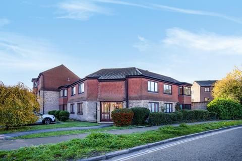 44 Stanford Close, Hampton, TW12 3XZ