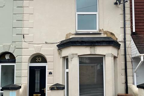 33 Adelaide Road, Gillingham, ME7 4NJ