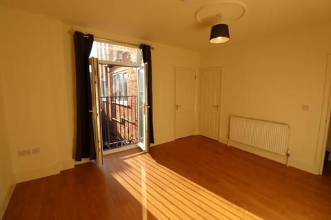 3 bedroom end of terrace house to rent - Northampton NN1